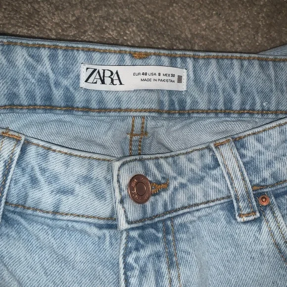Zara High Waist Jeans in Light Blue - Picture 2 of 6